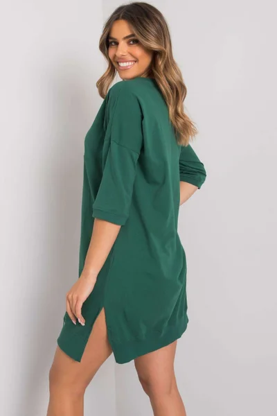 Zelené bavlněné šaty s 3/4 rukávy a rozparky od značky RELEVANCE