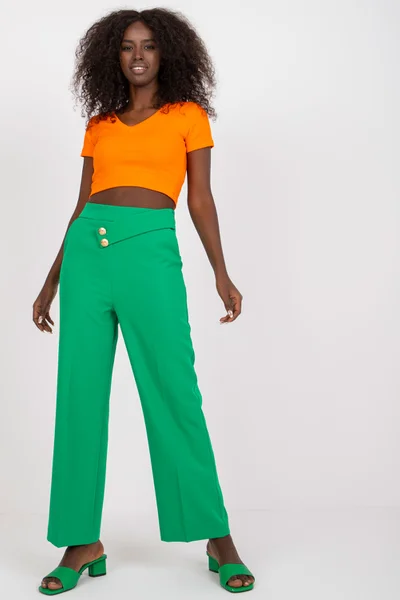 Zelené dámské kalhoty s ozdobnými knoflíky a zipem od FPrice
