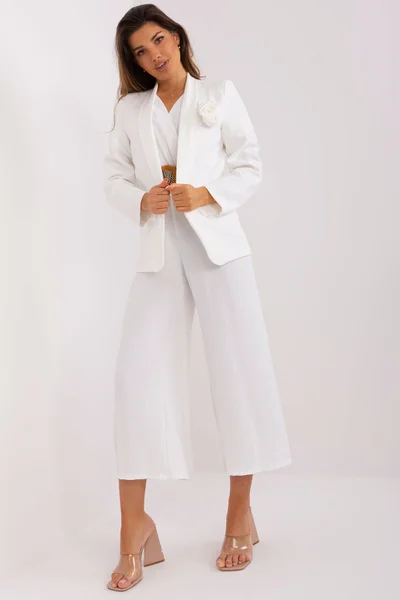 Krémové elegantní sako s rozepnutými knoflíky od značky FPrice
