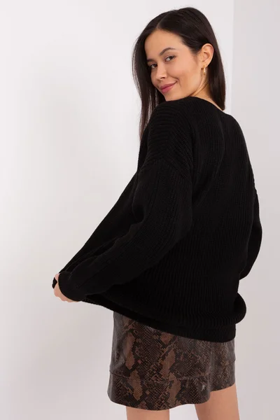 Černý oversize svetr s vlnou - Elegantní pohodlí