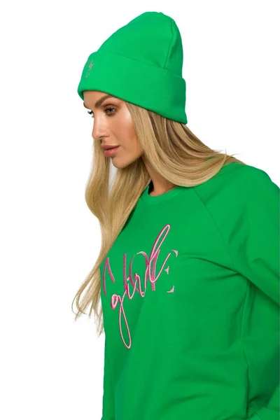 Zelená pletená čepice s výšivkou Moe