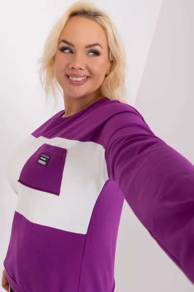 Violetová plus size dámská halenka s nášivkou od FPrice