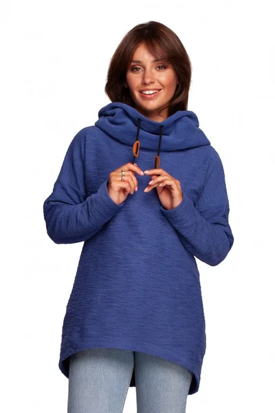 Indigový hřejivý svetr s kapucí a vysokým límcem od BE