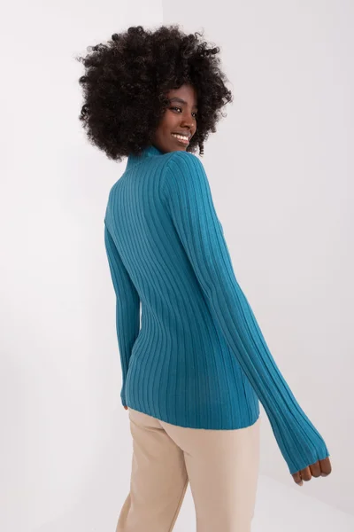 Klasický žebrovaný svetr s nízkým rolákem
