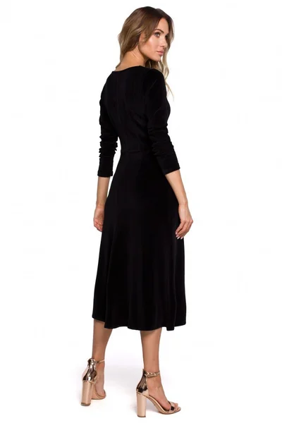 Černé sametové šaty s volánkovými rukávy pro dámy