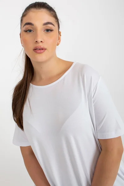 Bílá dámská plus size halenka s kulatým výstřihem Fashionhunters