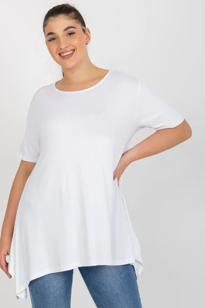 Bílá dámská plus size halenka s kulatým výstřihem Fashionhunters