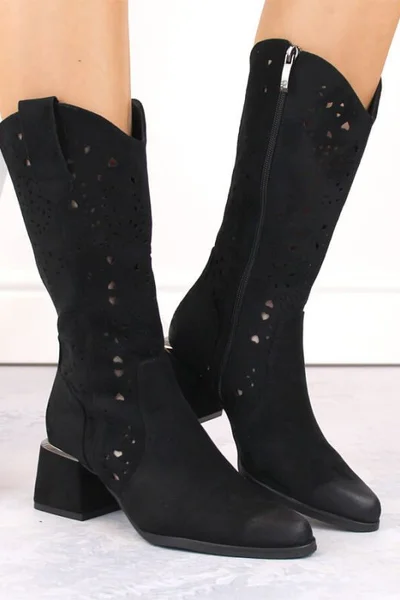 Černé semišové boty s ažurovým zdobením - Potocki Elegance