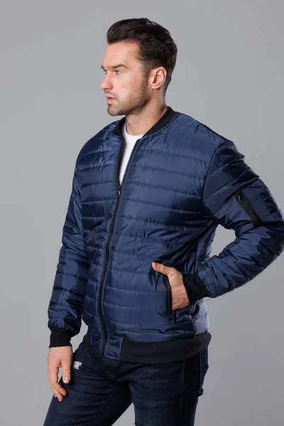 Lehká zateplená granátová bunda pro muže s prošívaným vzorem