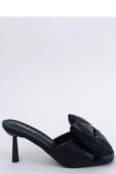 Kožené pantofle na podpatku Inello s 8 cm výškou