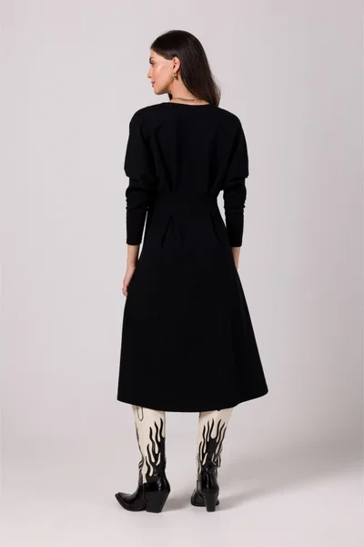 Černé šaty s podkasaným pasem - Elegantní Pletenina