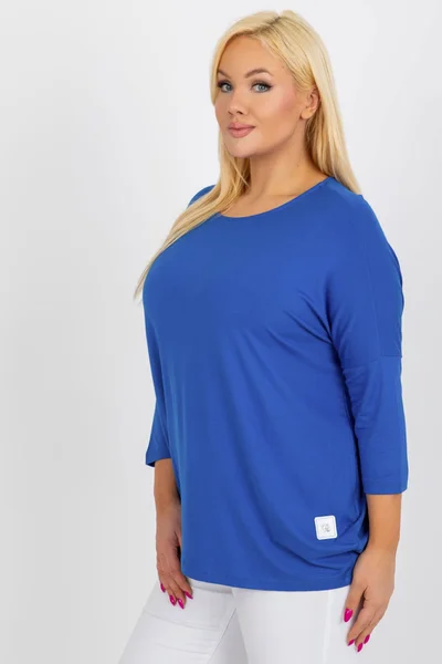 Tmavě modrá viskózová plus size halenka Fashionhunters