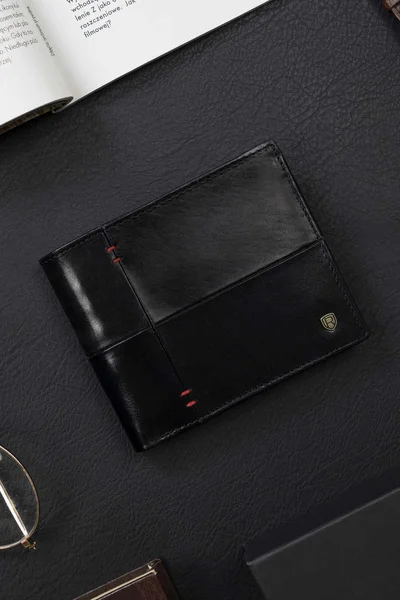 Pánská kožená peněženka s RFID STOP a prošíváním