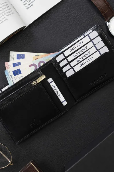 Pánská kožená peněženka s RFID STOP a prošíváním