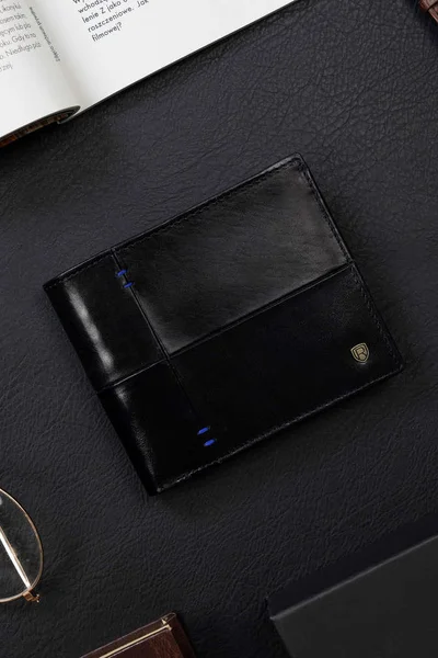 Černá pánská peněženka FPrice s mnoha přihrádkami