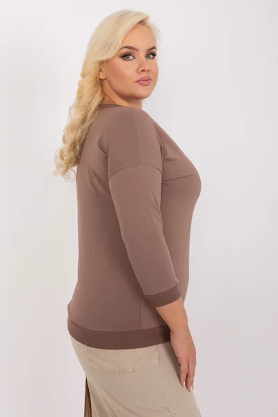 Kávová plus size dámská halenka s žebrovaným lemem