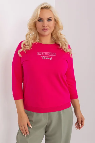 Růžová plus size dámská halenka s nápisy - 3/4 rukávy