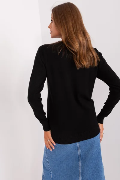 Černý kulatý svetr FPrice - Elegantní kousek pro každou příležitost