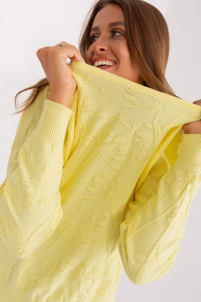 Jasně žlutý dámský klasický svetr s žebrovanými manžetami FPrice