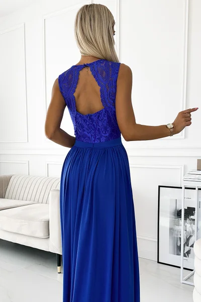 LEA - Světle modré dlouhé dámské šaty s krajkovým výstřihem