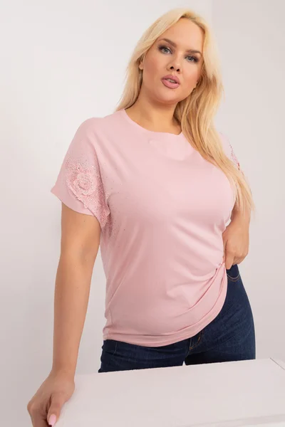 Fashionhunters růžová dámská plus size halenka s květy