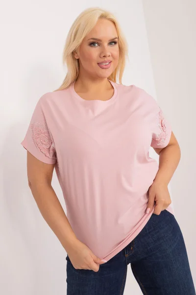 Fashionhunters růžová dámská plus size halenka s květy