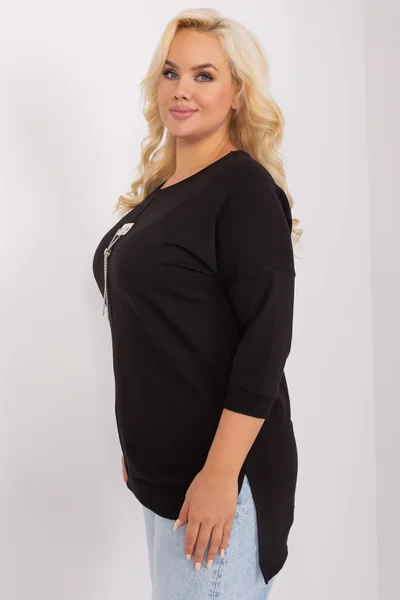 Černá plus size dámská halenka s řetízkovými detaily