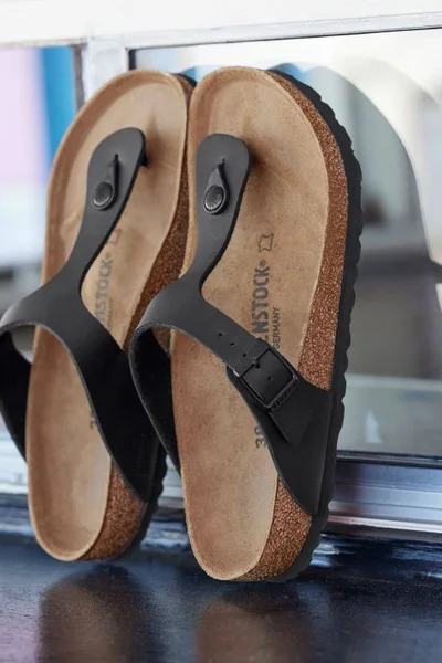 Komfortní žabky Birkenstock Gizeh W