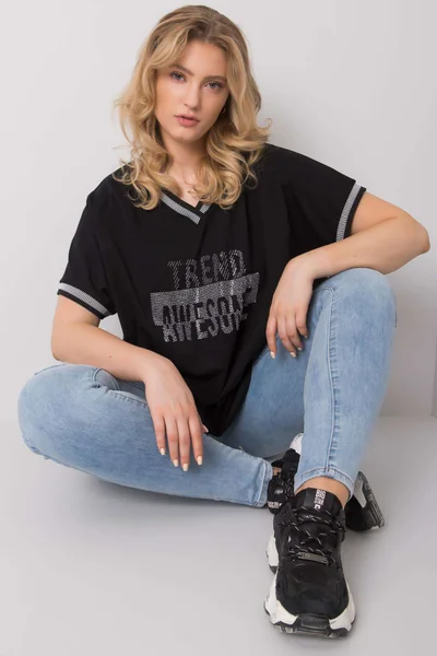 Oversized černá dámská halenka s aplikací Fashionhunters