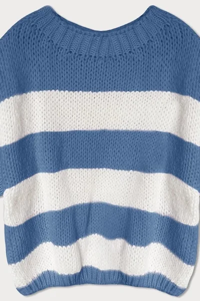 Modrý pruhovaný svetr s lodičkovým výstřihem