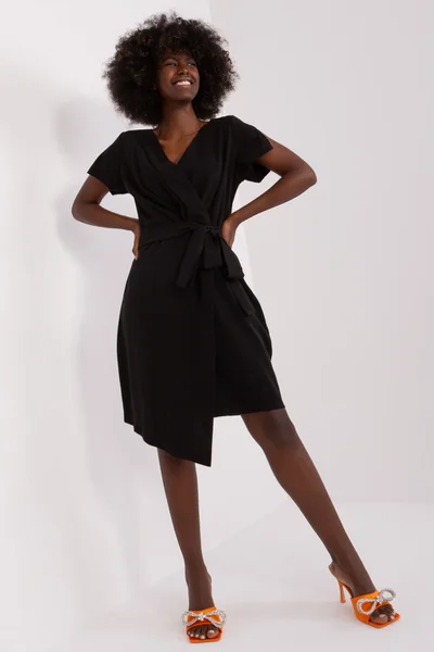 Černé asymetrické šaty ZULUNA s páskem - FPrice