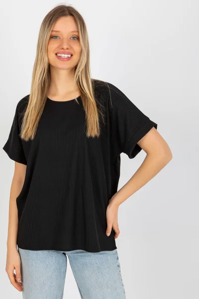 Černá oversized žebrovaná halenka s krátkým rukávem Fashionhunters