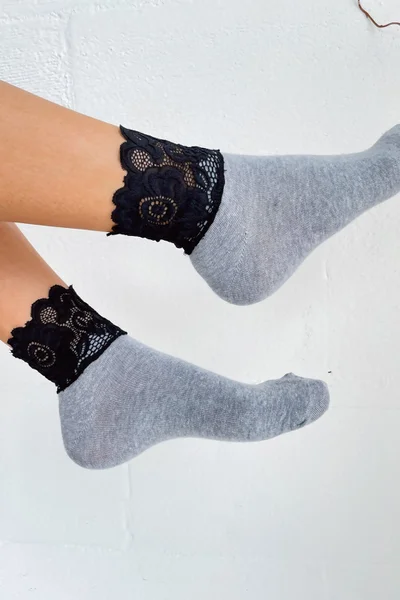 Dámské ponožky Milena zdobené krajkou