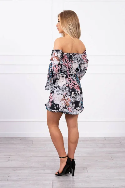 Dámské květinové šaty off-shoulder černé K-Fashion