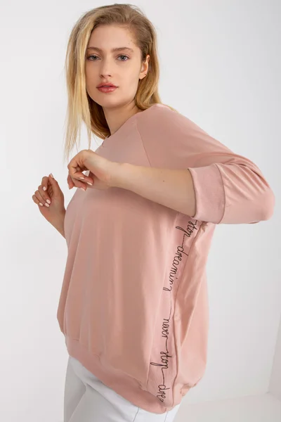 Prašně růžová plus size halenka s kulatým výstřihem Fashionhunters