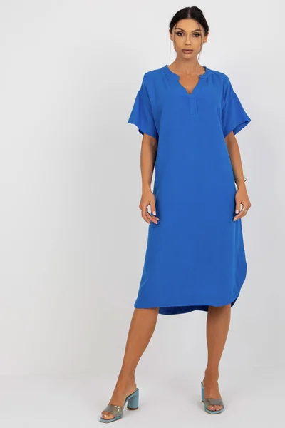Modré dámské šaty s štěrbinou od FPrice