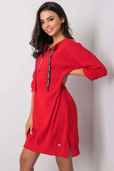 Červené bavlněné šaty s 3/4 rukávy a zipem