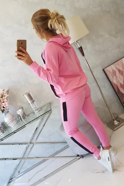 Růžová sportovní sada s pruhy K-Fashion