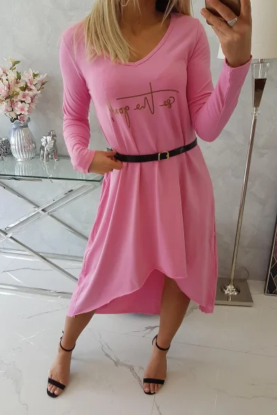 Dámské šaty s páskem a nápisem Light Pink K-Fashion