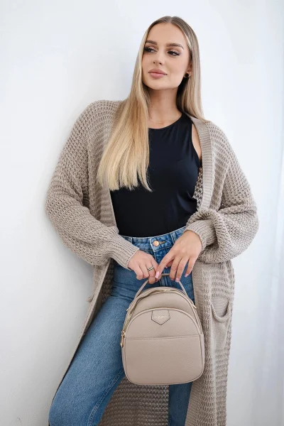 Dámský ažurový kardigan s kapsami tm. béžový K-Fashion