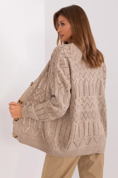 Vlněný béžový svetr s ažurovým vzorem