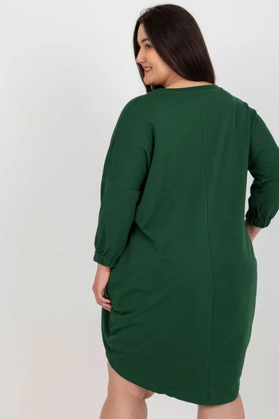 Zelené plus size šaty s 3/4 rukávy - Městská elegance