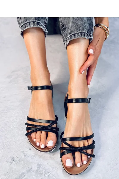 Kožené sandály s 3 cm podpatkem od značky Inello