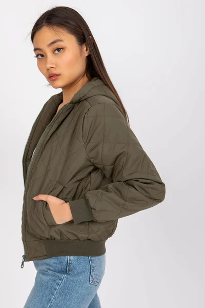 Dámská prošívaná krátká bunda Larah - khaki Fashionhunters