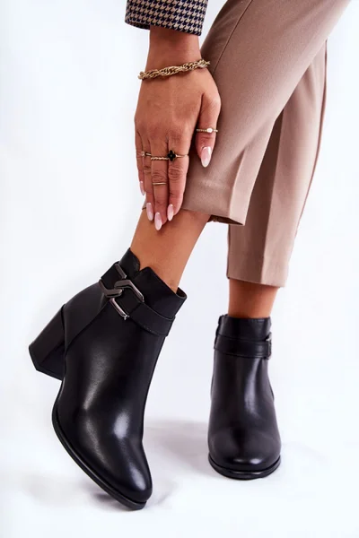 Kožené dámské boty s nízkým podpatkem - Elegantní pohodlí