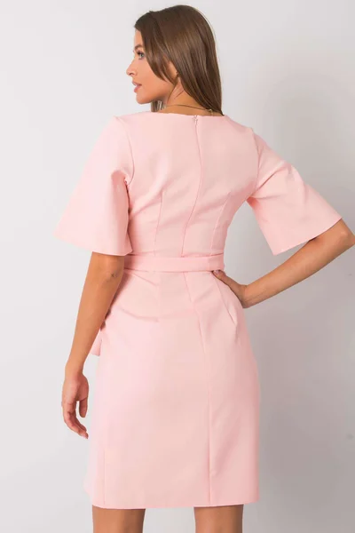 Dámské světle růžové šaty s páskem FPrice