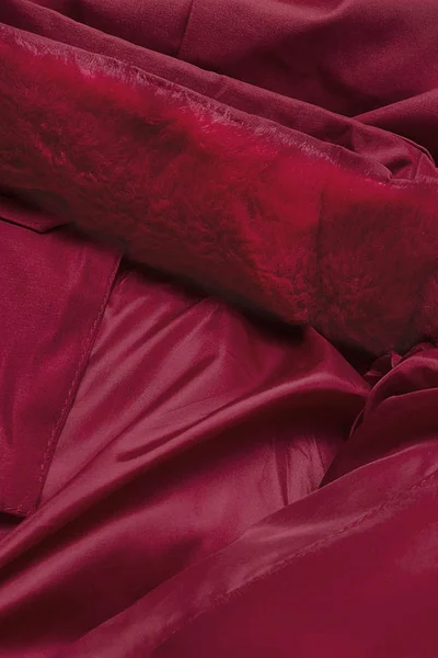 Zimní bunda s kožišinovým stojáčkem v červené barvě - Vínočervená zima J.STYLE
