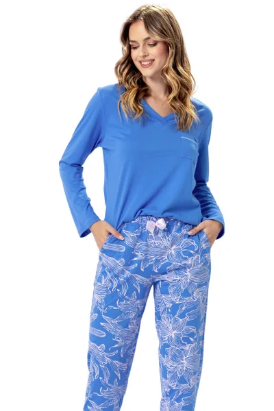Modré pyžamo pro ženy s mašlí a kapsou od značky LEVEZA