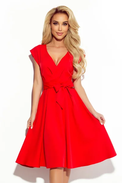 SCARLET - Červené rozšířené dámské šaty s přeloženým obálkovým výstřihem 31521S Numoco
