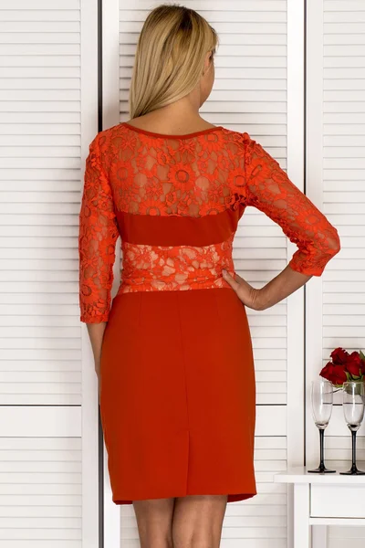 Oranžové dámské šaty s krajkovými všivkami FPrice